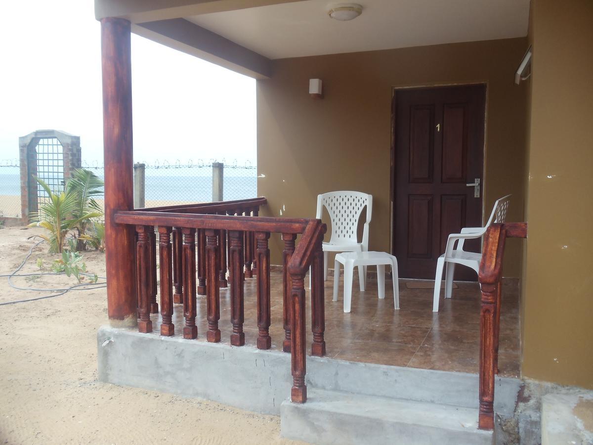 Sea Bay Resort Wennappuwa Esterno foto