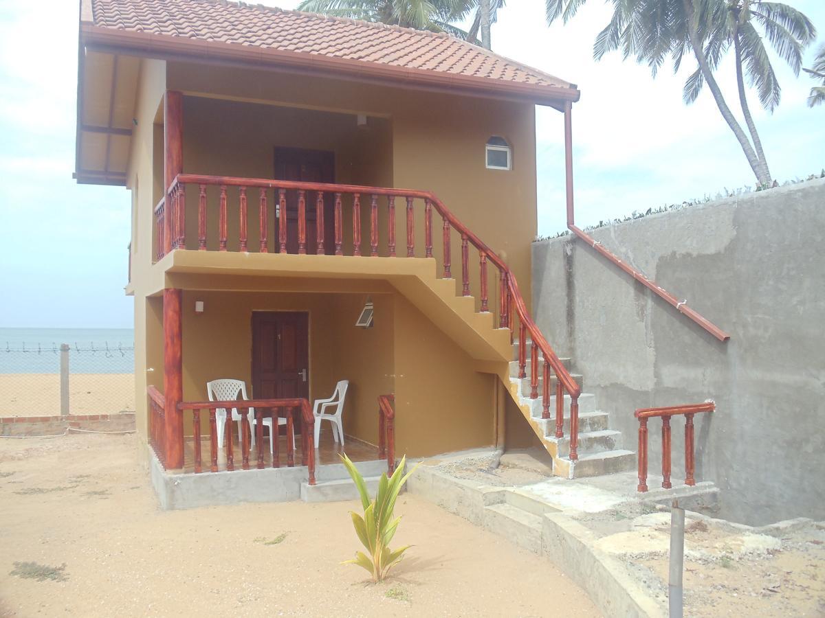 Sea Bay Resort Wennappuwa Esterno foto